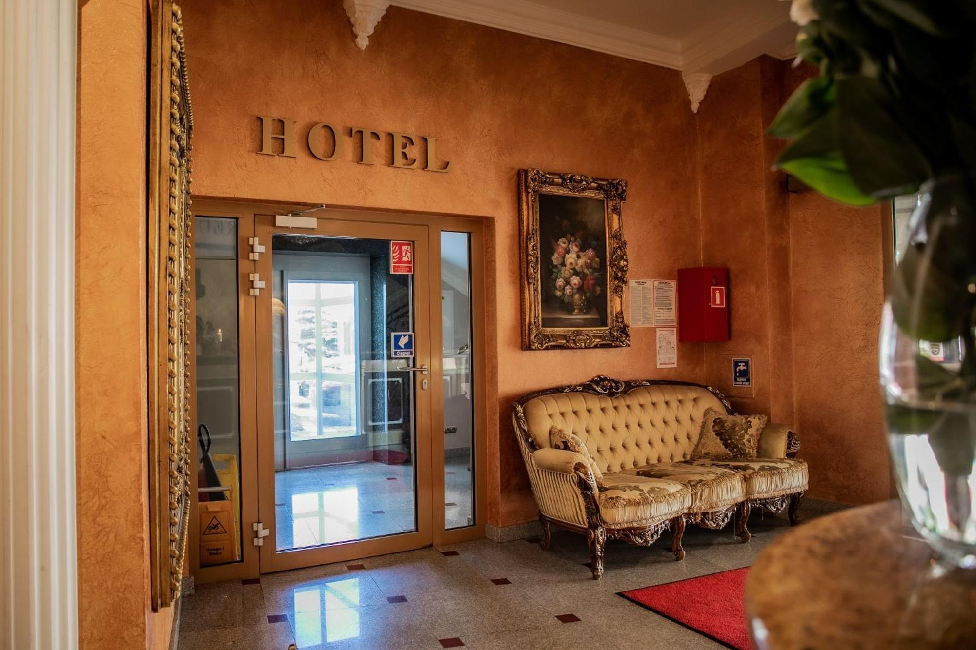 Olawian Hotel Oława Eksteriør billede