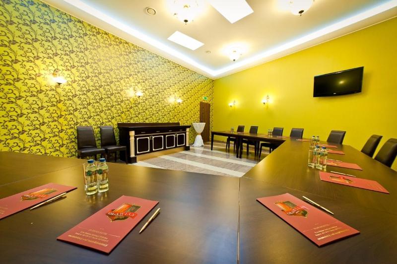 Olawian Hotel Oława Eksteriør billede